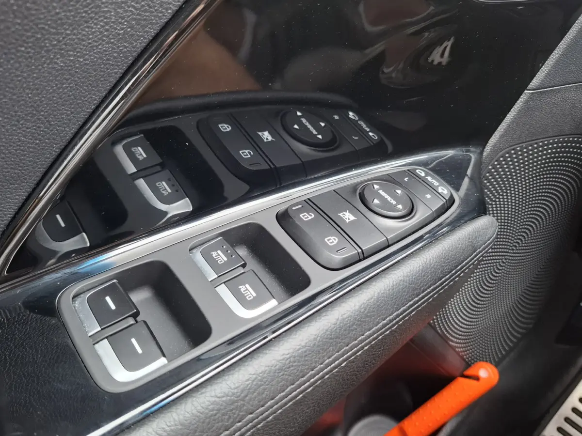 1.6 GDi Hybrid DynamicPlusLine | Navigatie/Android/Apple Carplay | LM Velgen 18" | Voorstoelen + Stuur Verwarmd | Cruise Control Adaptief | Dodehoekdetectie | Airco |