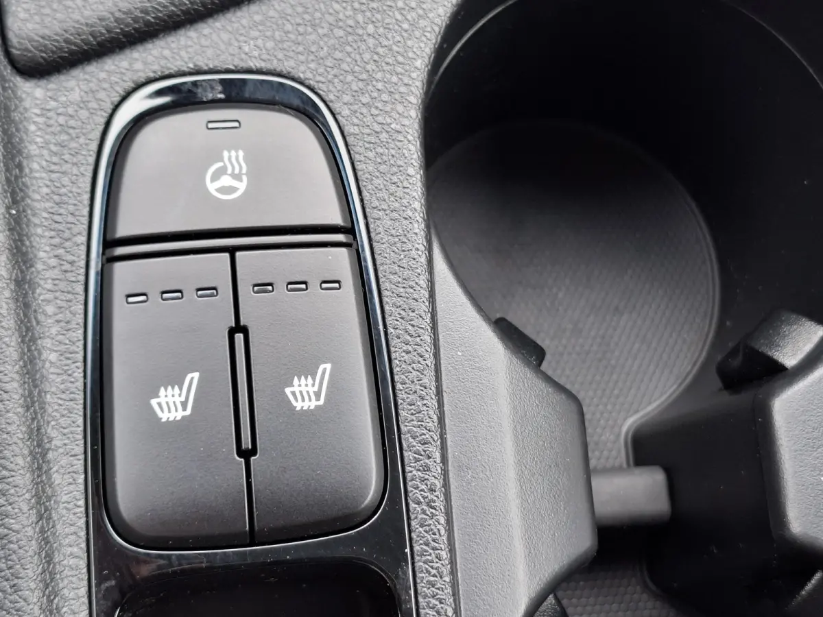1.6 GDi Hybrid DynamicPlusLine | Navigatie/Android/Apple Carplay | LM Velgen 18" | Voorstoelen + Stuur Verwarmd | Cruise Control Adaptief | Dodehoekdetectie | Airco |
