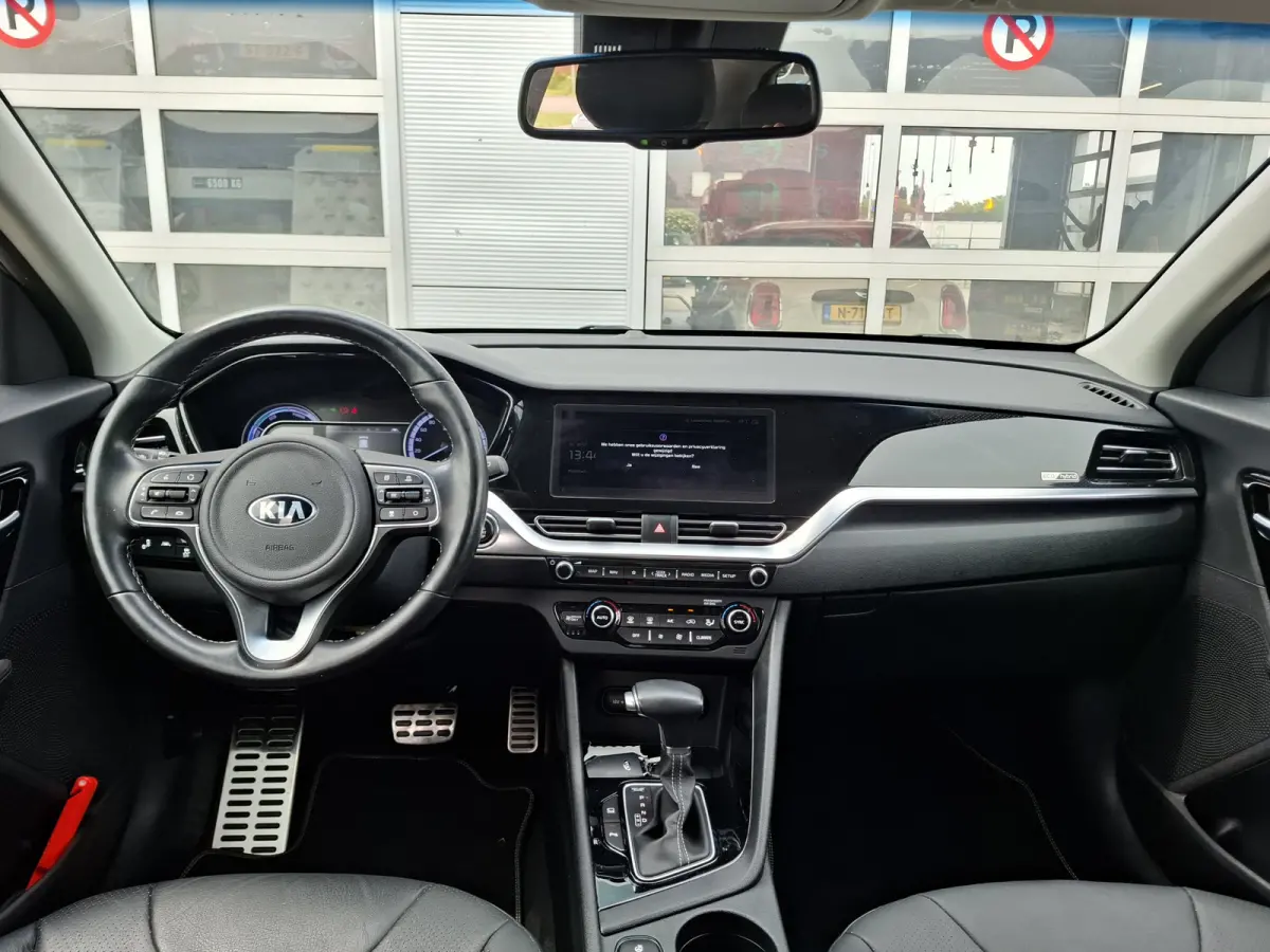 1.6 GDi Hybrid DynamicPlusLine | Navigatie/Android/Apple Carplay | LM Velgen 18" | Voorstoelen + Stuur Verwarmd | Cruise Control Adaptief | Dodehoekdetectie | Airco |