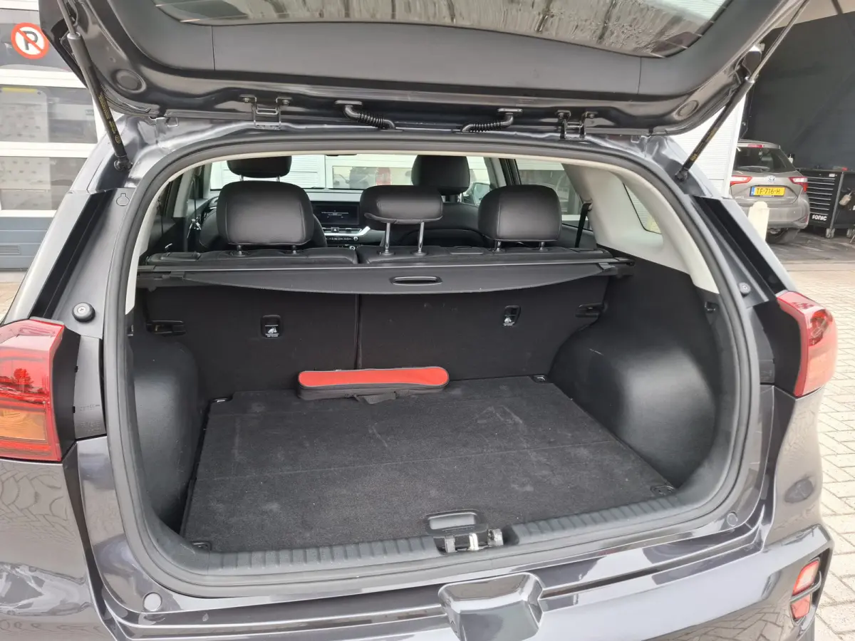 1.6 GDi Hybrid DynamicPlusLine | Navigatie/Android/Apple Carplay | LM Velgen 18" | Voorstoelen + Stuur Verwarmd | Cruise Control Adaptief | Dodehoekdetectie | Airco |