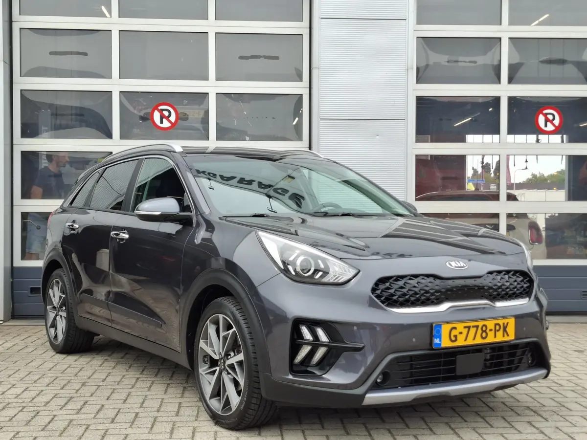 1.6 GDi Hybrid DynamicPlusLine | Navigatie/Android/Apple Carplay | LM Velgen 18" | Voorstoelen + Stuur Verwarmd | Cruise Control Adaptief | Dodehoekdetectie | Airco |