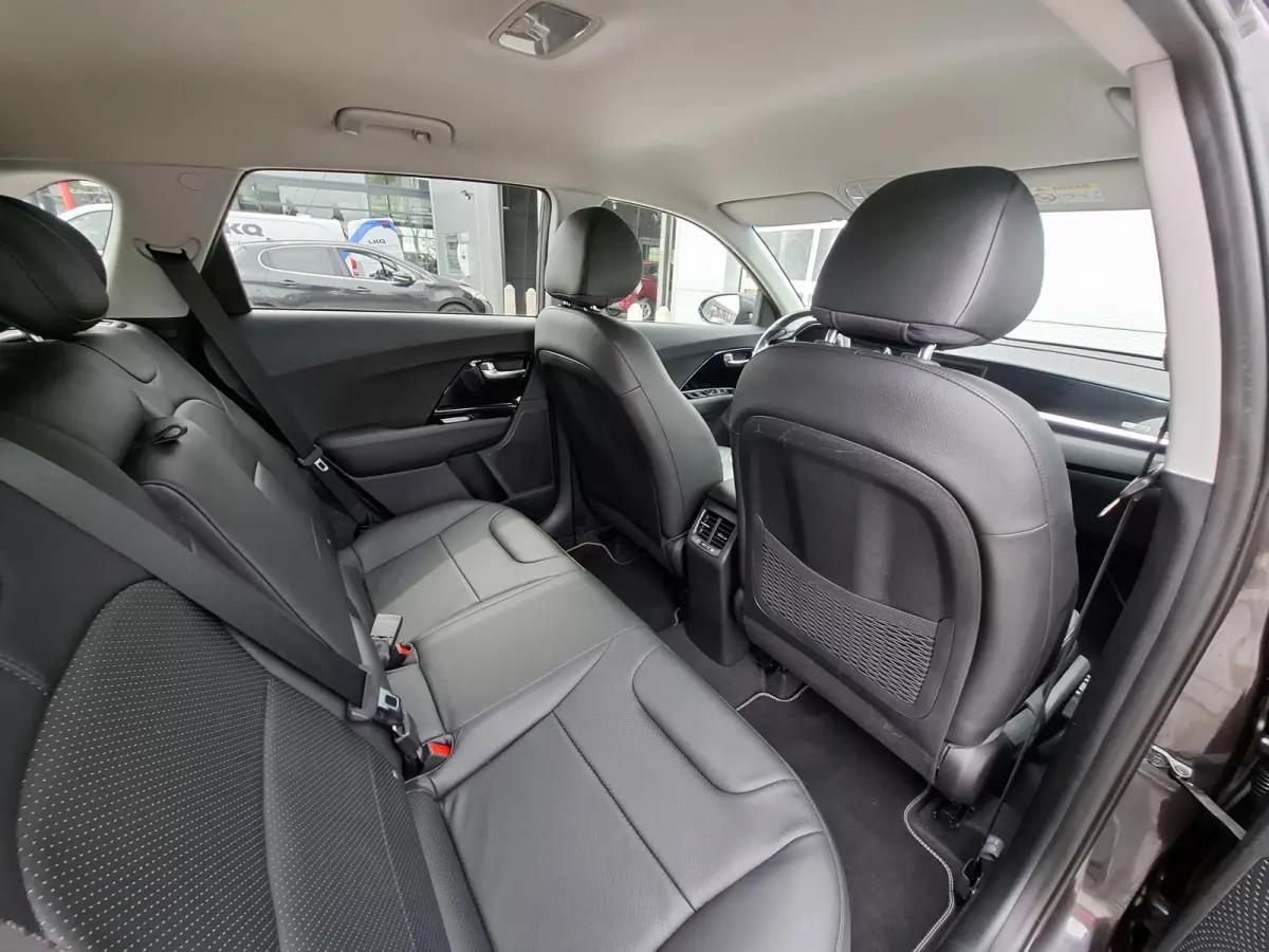 1.6 GDi Hybrid DynamicPlusLine | Navigatie/Android/Apple Carplay | LM Velgen 18" | Voorstoelen + Stuur Verwarmd | Cruise Control Adaptief | Dodehoekdetectie | Airco |