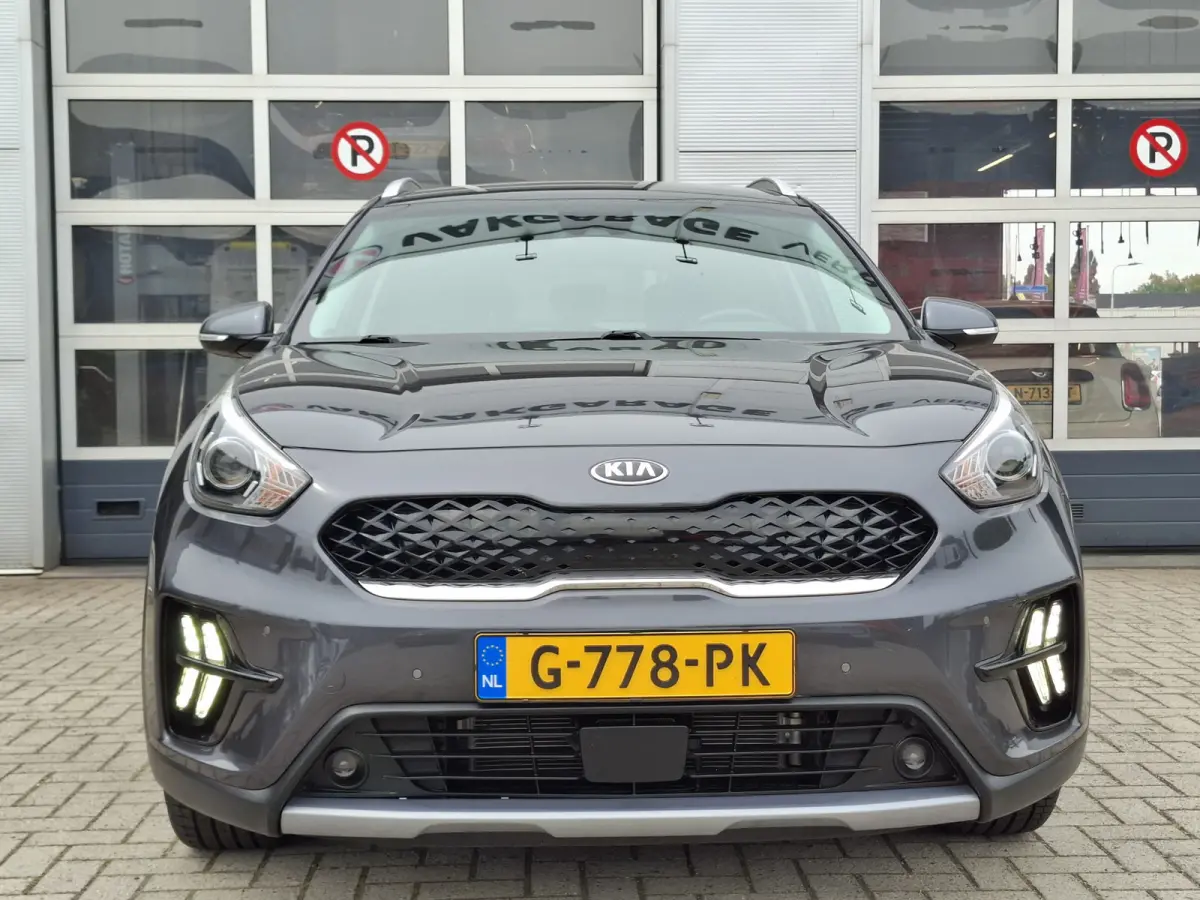 1.6 GDi Hybrid DynamicPlusLine | Navigatie/Android/Apple Carplay | LM Velgen 18" | Voorstoelen + Stuur Verwarmd | Cruise Control Adaptief | Dodehoekdetectie | Airco |