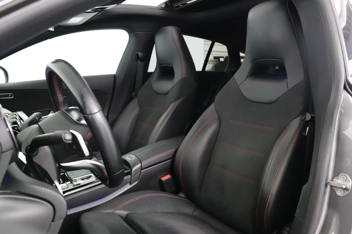 200 AMG | Open Dak | Sportstoelen | Sfeerverlichting | Camera | BLIS | Clima | LED | Navi | Widescreen | Keyless | Lichtmetale Velgen | Cruise Control