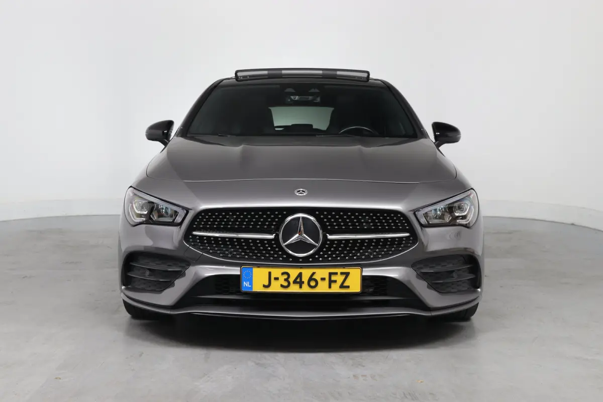 200 AMG | Open Dak | Sportstoelen | Sfeerverlichting | Camera | BLIS | Clima | LED | Navi | Widescreen | Keyless | Lichtmetale Velgen | Cruise Control