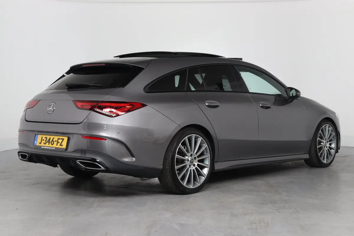 200 AMG | Open Dak | Sportstoelen | Sfeerverlichting | Camera | BLIS | Clima | LED | Navi | Widescreen | Keyless | Lichtmetale Velgen | Cruise Control