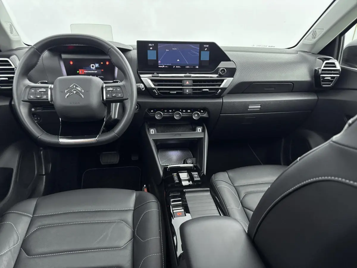 130 pk Automaat Shine Pack Business | Panoramadak | Camera | Carplay| Lederenbekleding