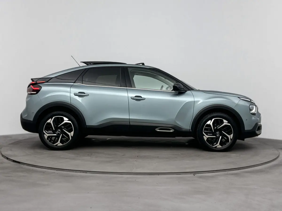 130 pk Automaat Shine Pack Business | Panoramadak | Camera | Carplay| Lederenbekleding