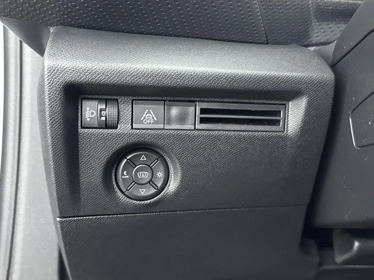 130 pk Automaat Shine Pack Business | Panoramadak | Camera | Carplay| Lederenbekleding