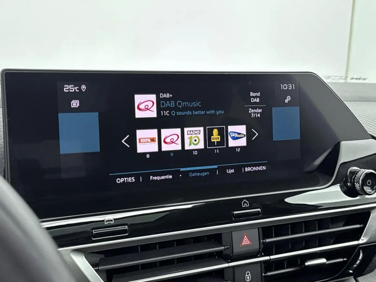 130 pk Automaat Shine Pack Business | Panoramadak | Camera | Carplay| Lederenbekleding