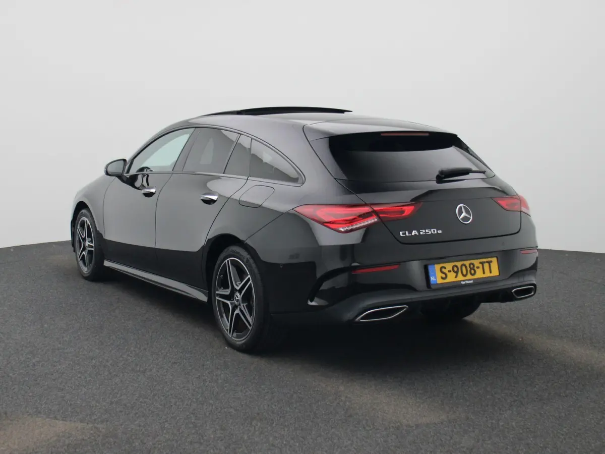 250 e AMG Line | PANORAMADAK | SFEERVERLICHTING | HALF-LEDER | ELEKTRISCHE ACHTERKLEP | STOELVERWARMING | ACHTERUITRIJCAMERA | PARKEERSENSOREN | CRUISE CONTROL | LICHTMETALEN VELGEN | LED VE