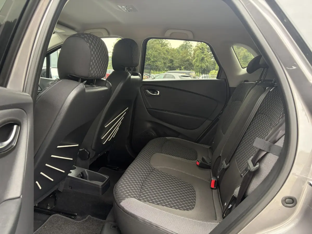 1.2 TCe Intens 120pk,1e Eigenaar,Camera,Trekhaak,Carplay,Pdc,Clima,Cruise,Dealer Onderhouden,6 Bak,Lm velgen,Dodehoek,N.A.P,Apk tot 10-2027