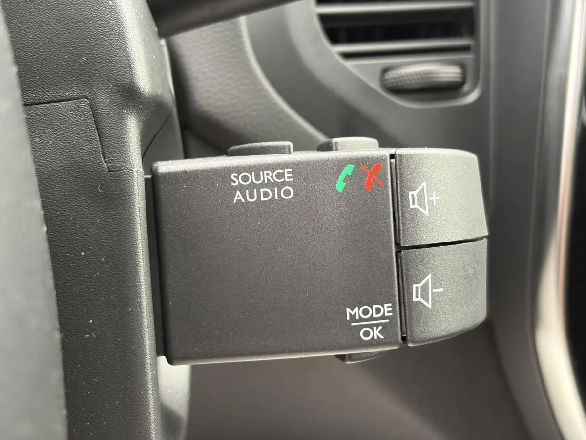 1.2 TCe Intens 120pk,1e Eigenaar,Camera,Trekhaak,Carplay,Pdc,Clima,Cruise,Dealer Onderhouden,6 Bak,Lm velgen,Dodehoek,N.A.P,Apk tot 10-2027