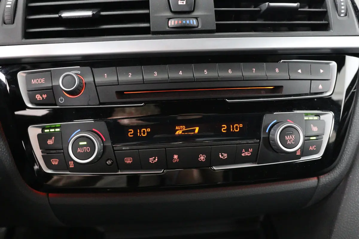 418i M-Sport | Dealer Onderhouden! | LED | Sportstoelen | Clima | Parkeersensoren | Elk. Achterklep | Navi | Cruise Control | Stoelverwarming | Lichtmetalen Velgen
