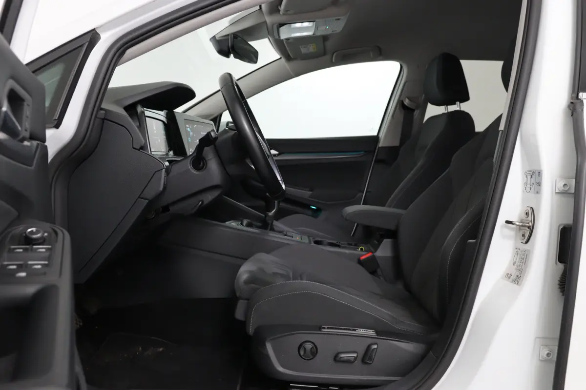 1.5 TSI Style | LED | Memory | Cruise Adaptuive | Stoel/Stuurverwarming | Camera | Sfeerverlichting | Navi | Keyless | DAB | Lichtmetalen Velgen
