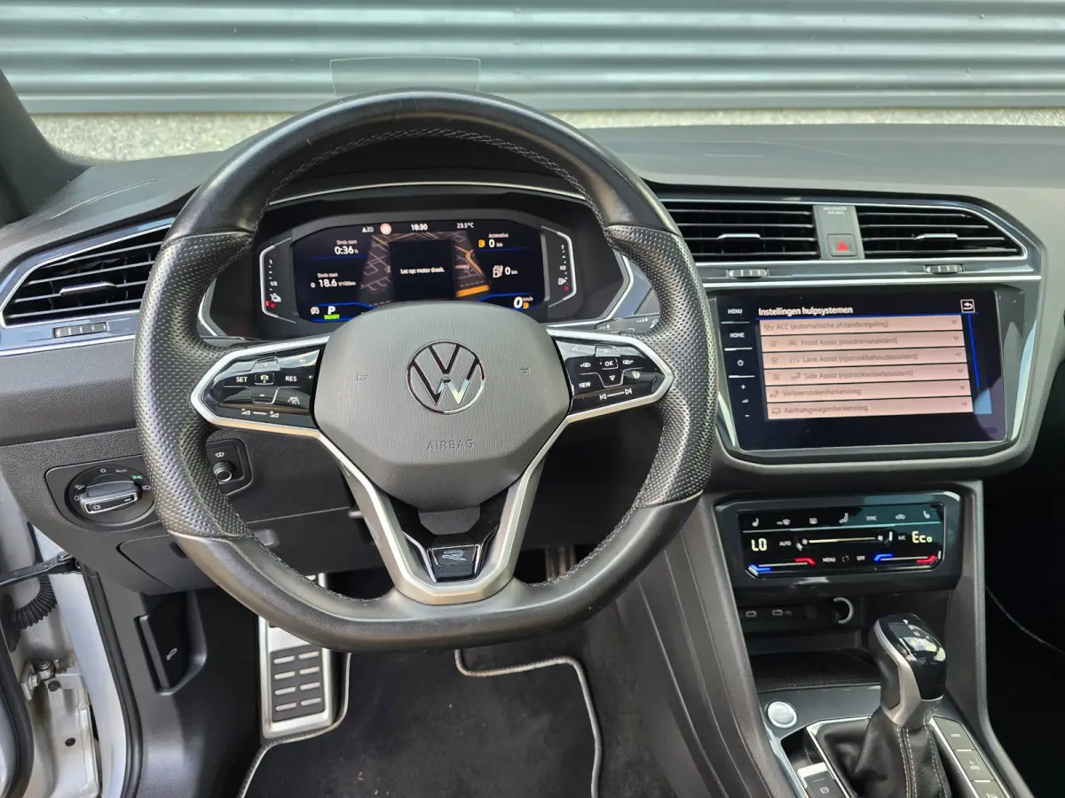 1.4 TSI eHybrid Black edition 3*R-line Full Pano/Leder/Head up/Trekhaak!