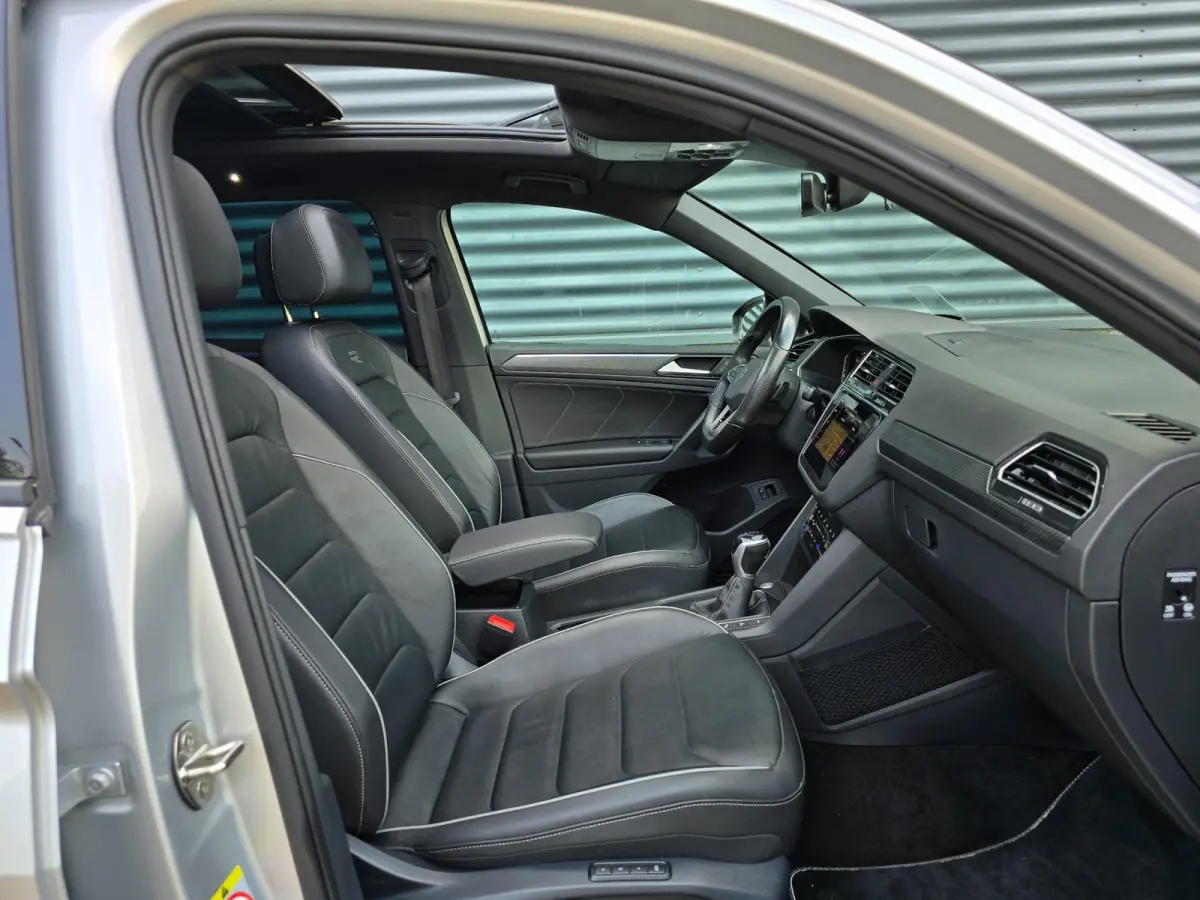 1.4 TSI eHybrid Black edition 3*R-line Full Pano/Leder/Head up/Trekhaak!