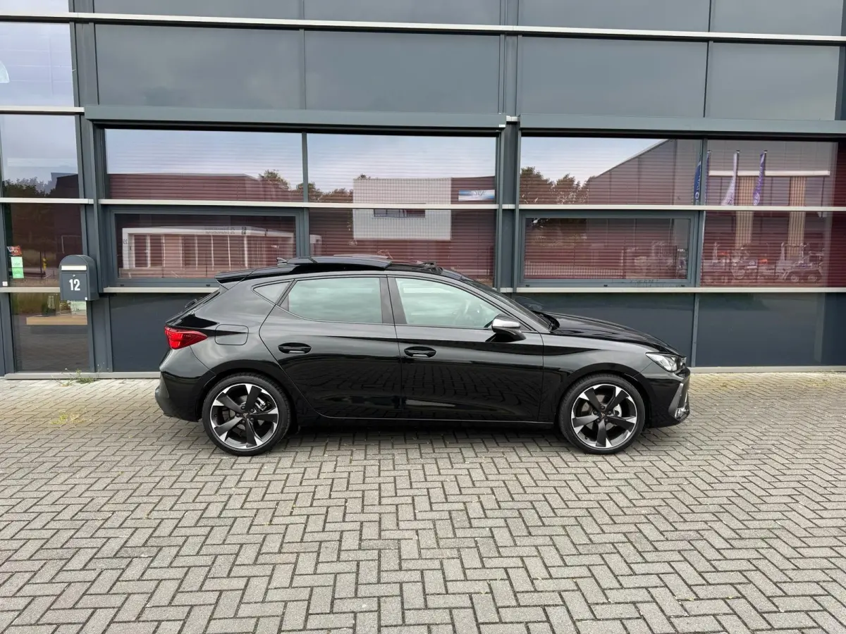 1.5 TSI e-Hybrid Business/DSG/Panorama/Virtual cockpit/Camera/