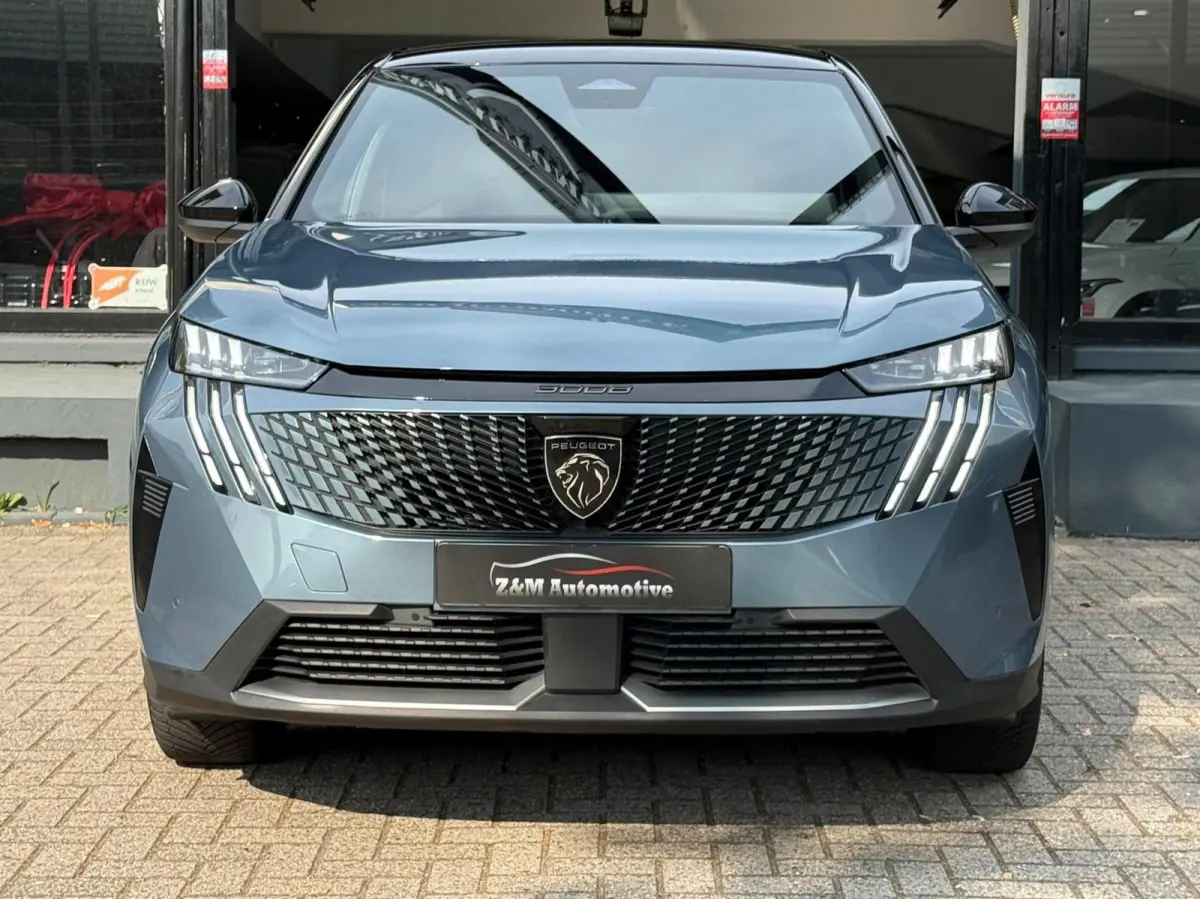 1.2 Hybrid 136 GT Aut*Navi*Matrix*Acc*360*