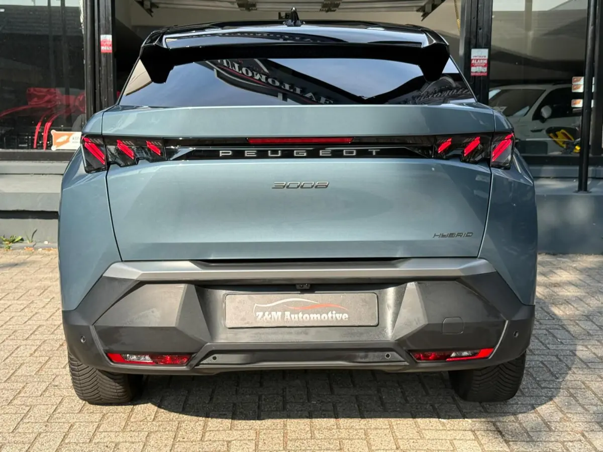 1.2 Hybrid 136 GT Aut*Navi*Matrix*Acc*360*