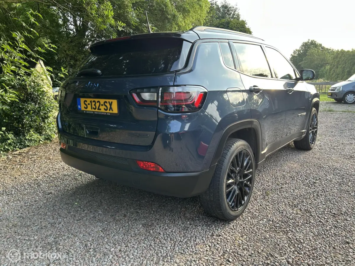 4xe 190 Plug-in Hybrid Night Eagle