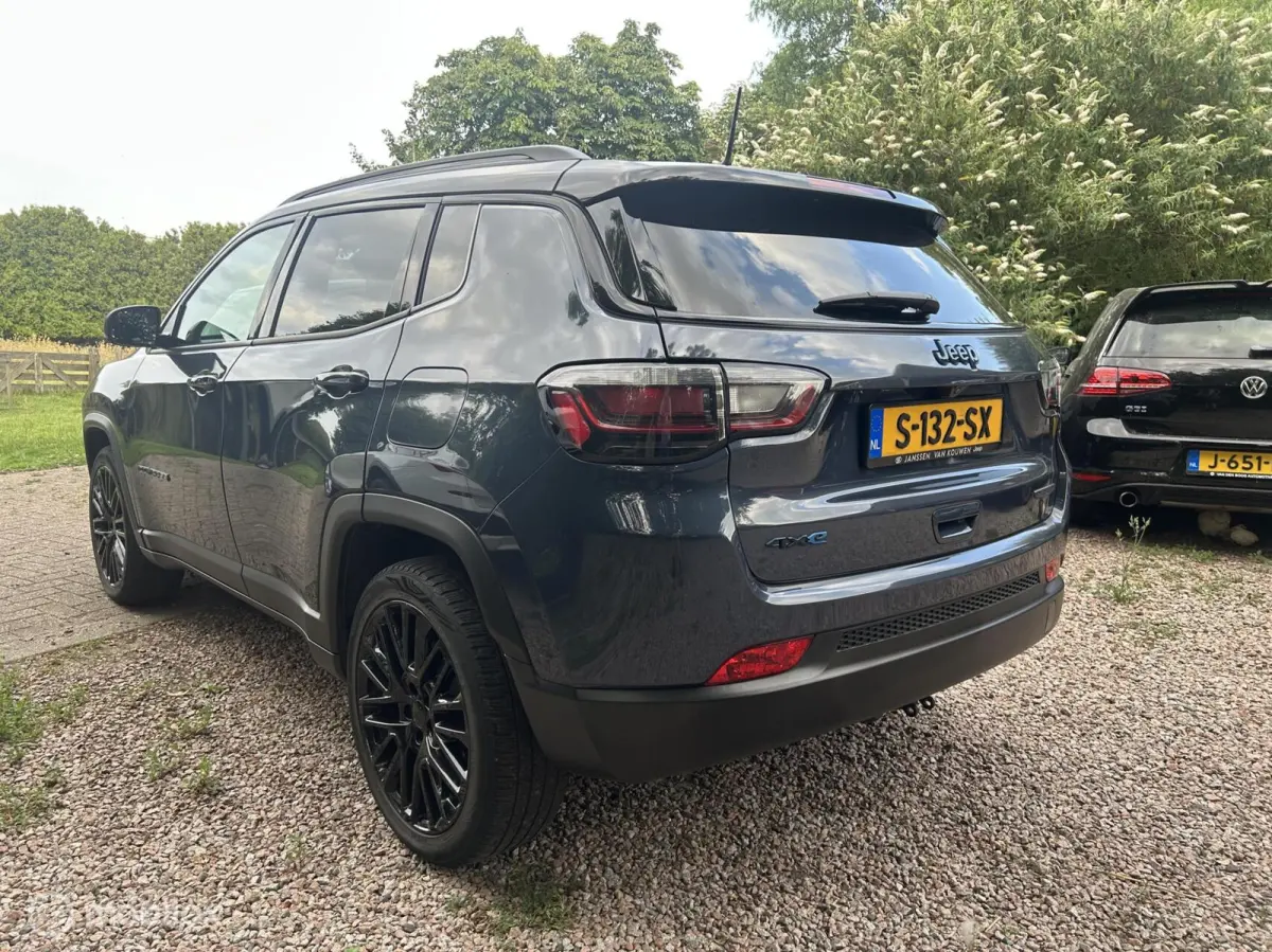 4xe 190 Plug-in Hybrid Night Eagle