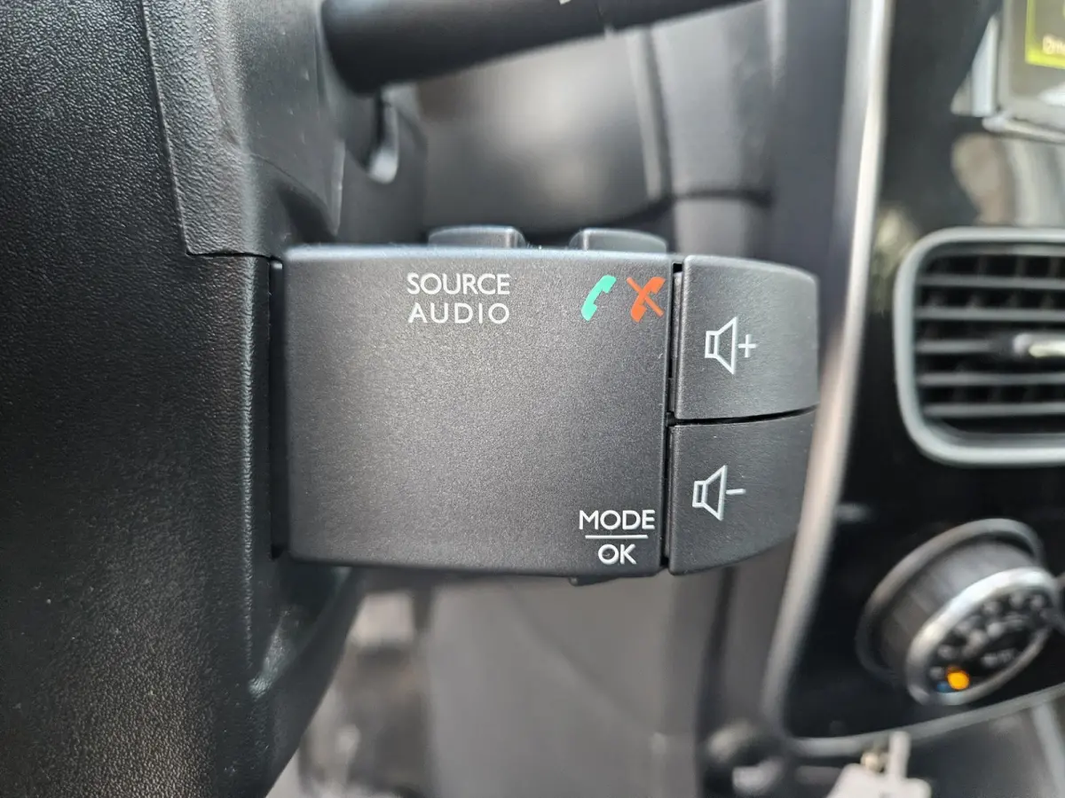 0.9 TCe Intens Airco! Cruise Control! Nette Auto! Navigatie!