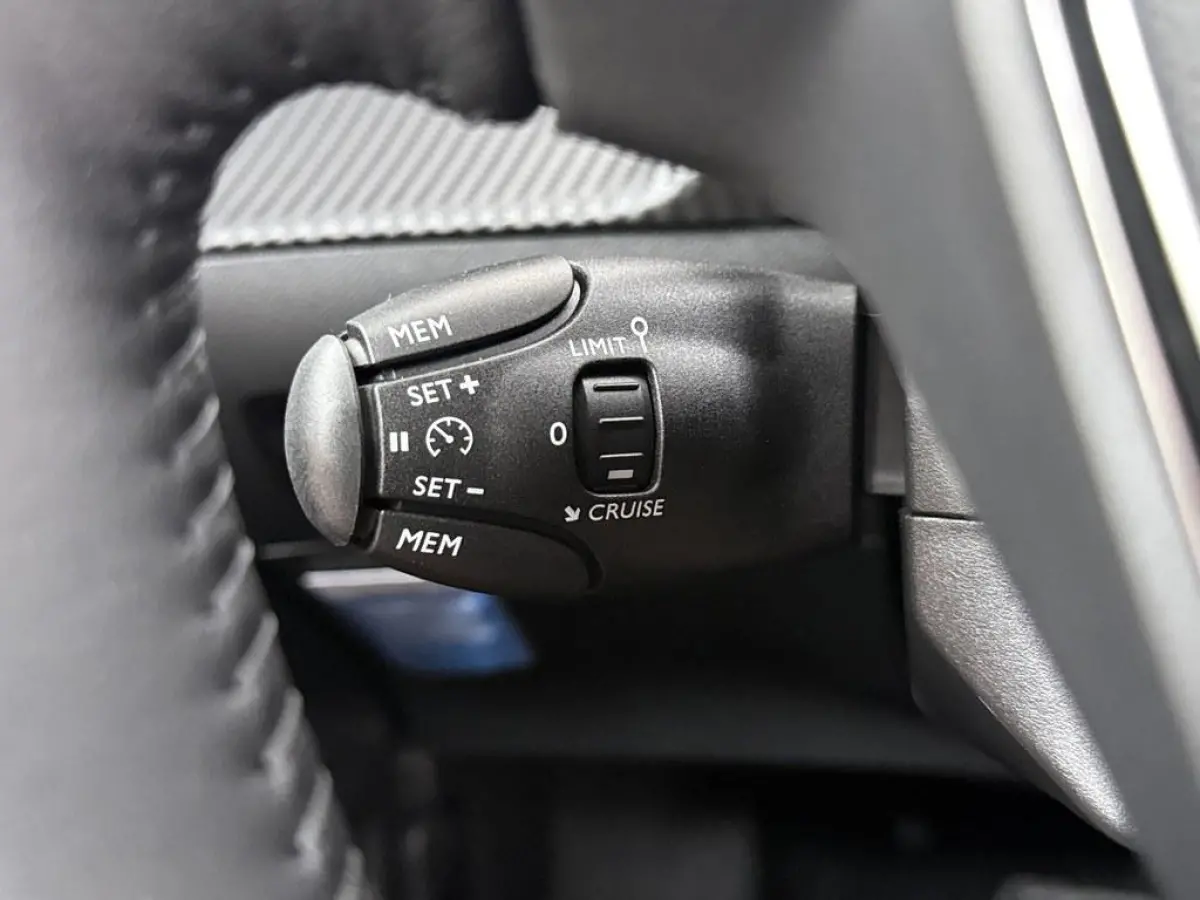 1.2T Hybrid Aut. Allure 360.Camera/Nav/H.Leder