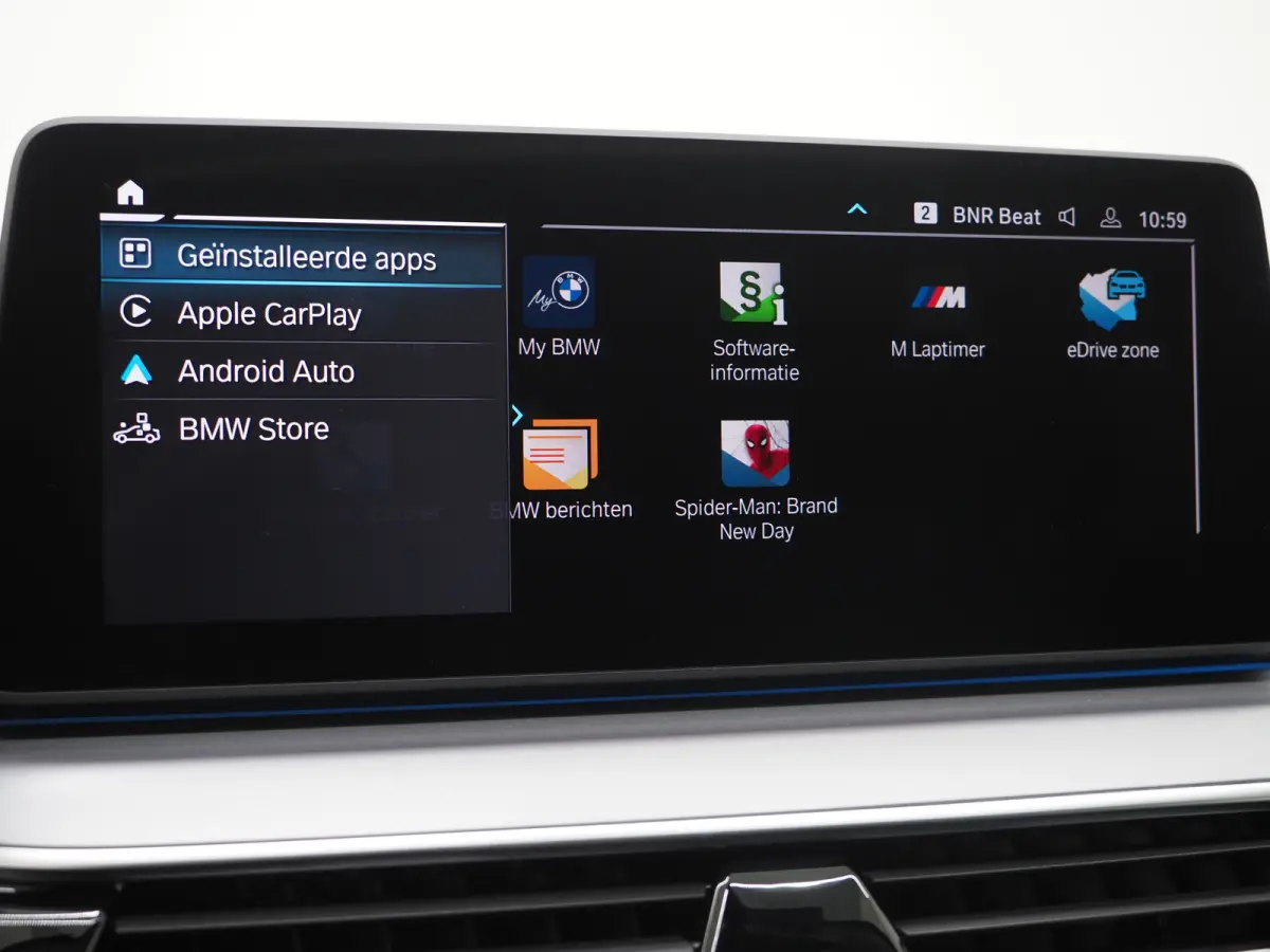 530e | Panoramadak | Leder | Camera | Sfeerlicht | Keyless | Stoelverwarming | Cruise | Carplay