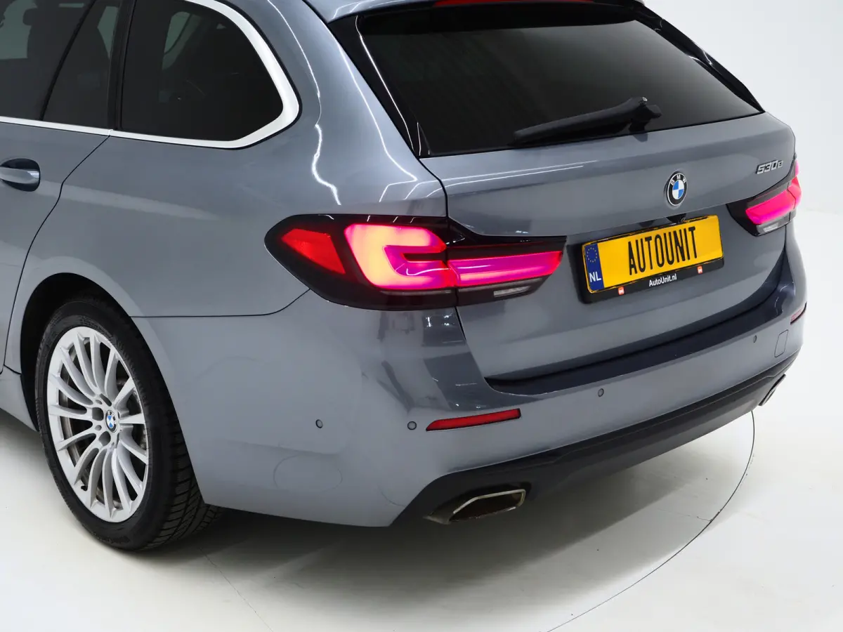 530e | Panoramadak | Leder | Camera | Sfeerlicht | Keyless | Stoelverwarming | Cruise | Carplay