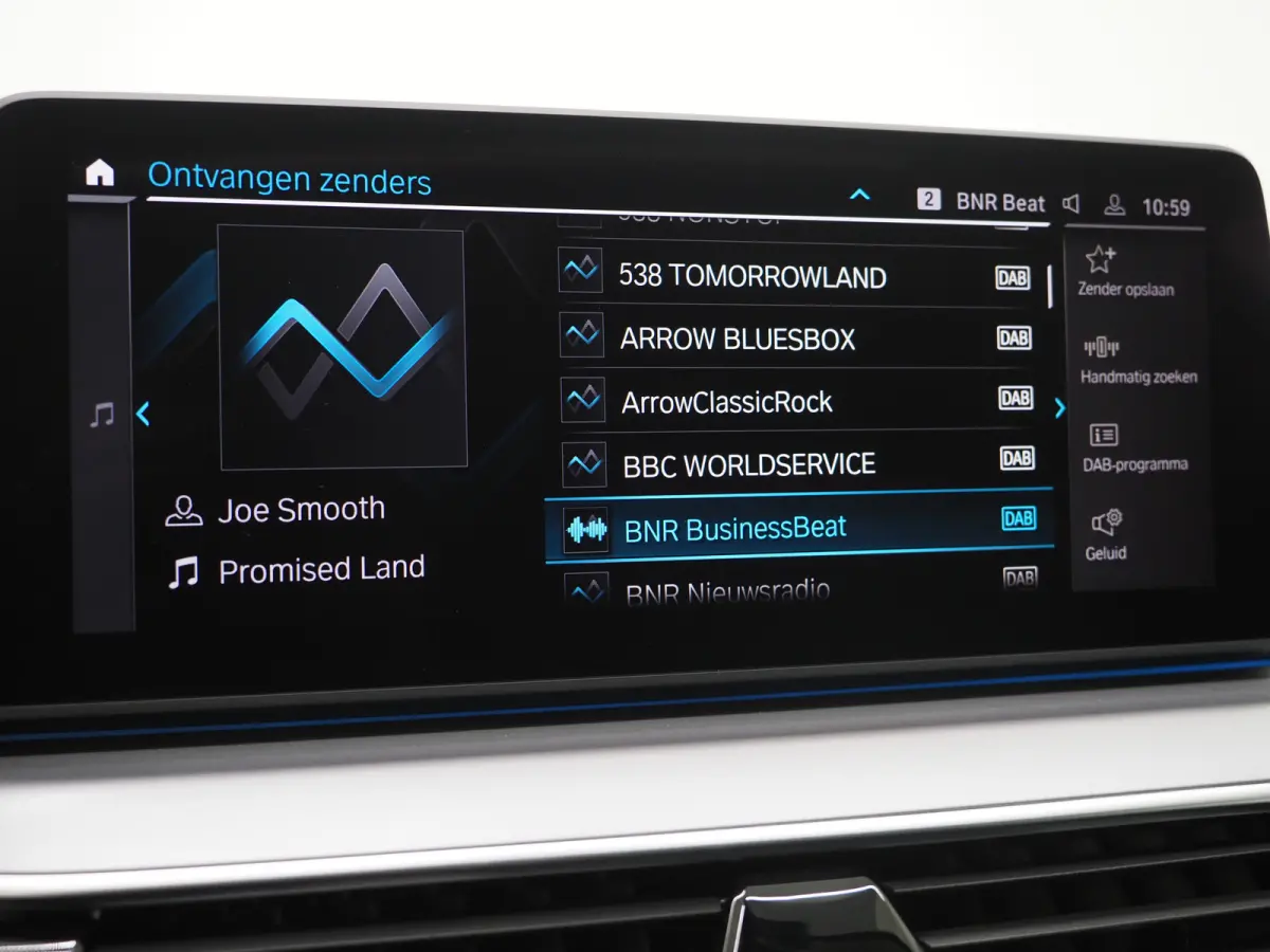 530e | Panoramadak | Leder | Camera | Sfeerlicht | Keyless | Stoelverwarming | Cruise | Carplay