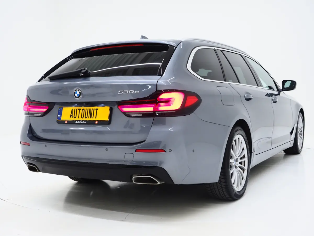 530e | Panoramadak | Leder | Camera | Sfeerlicht | Keyless | Stoelverwarming | Cruise | Carplay