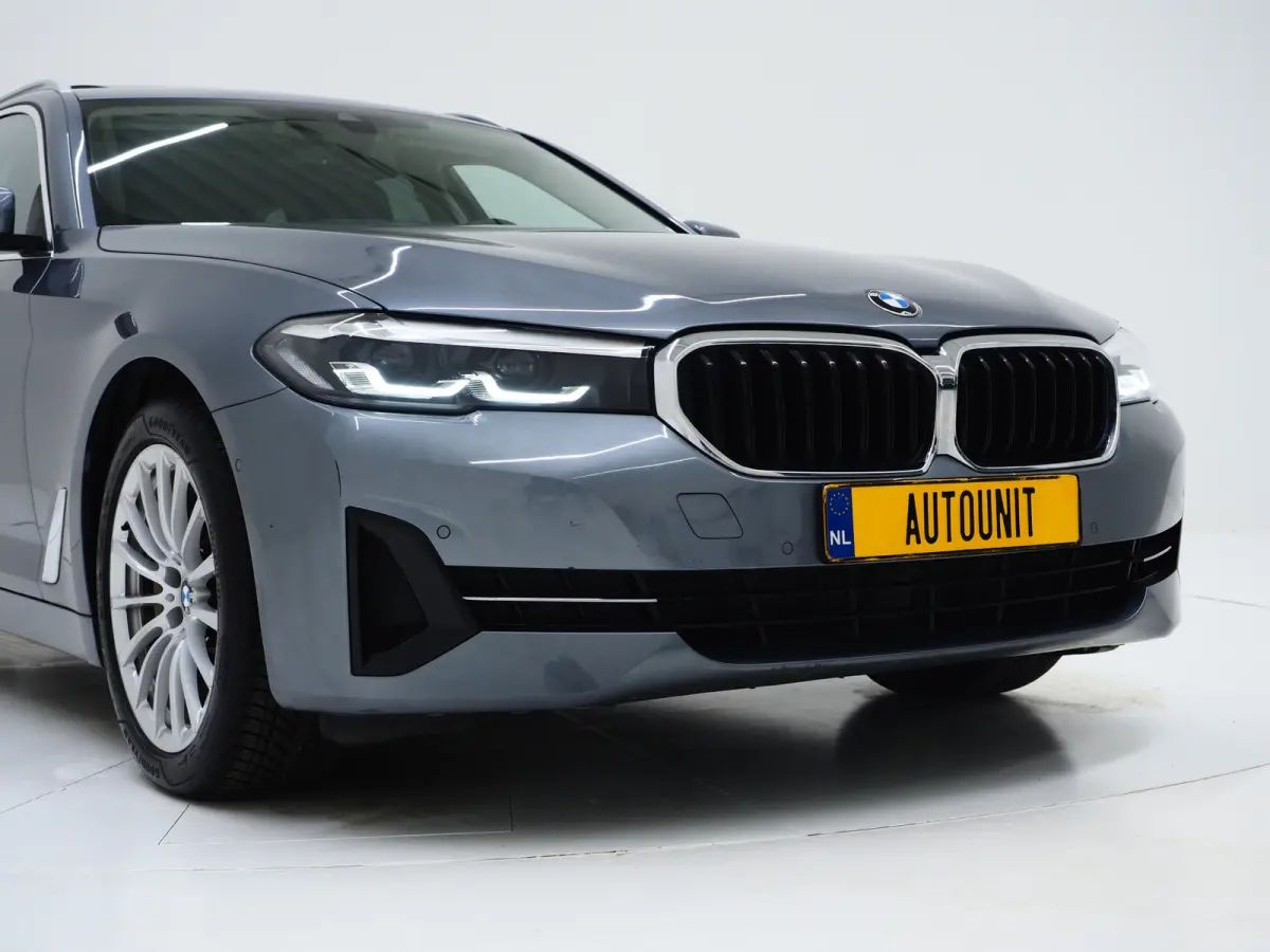 530e | Panoramadak | Leder | Camera | Sfeerlicht | Keyless | Stoelverwarming | Cruise | Carplay