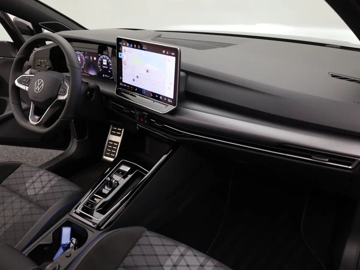 1.5 eTSI R-Line Edition | Pano | Keyless | Trekhaak wegkl. | IQ Light | Head Up | Harman/Kardon | Prijs Rijklaar!!