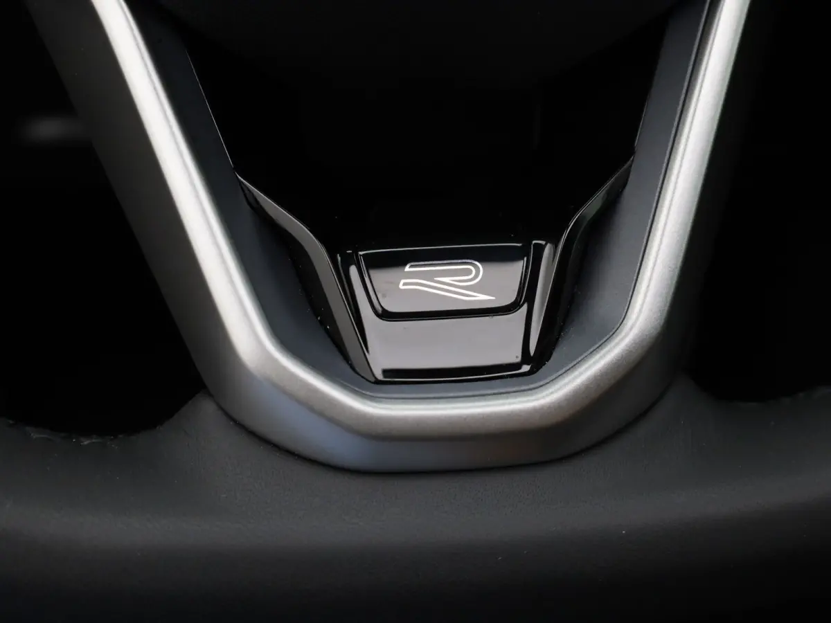 1.5 eTSI R-Line Edition | Pano | Keyless | Trekhaak wegkl. | IQ Light | Head Up | Harman/Kardon | Prijs Rijklaar!!