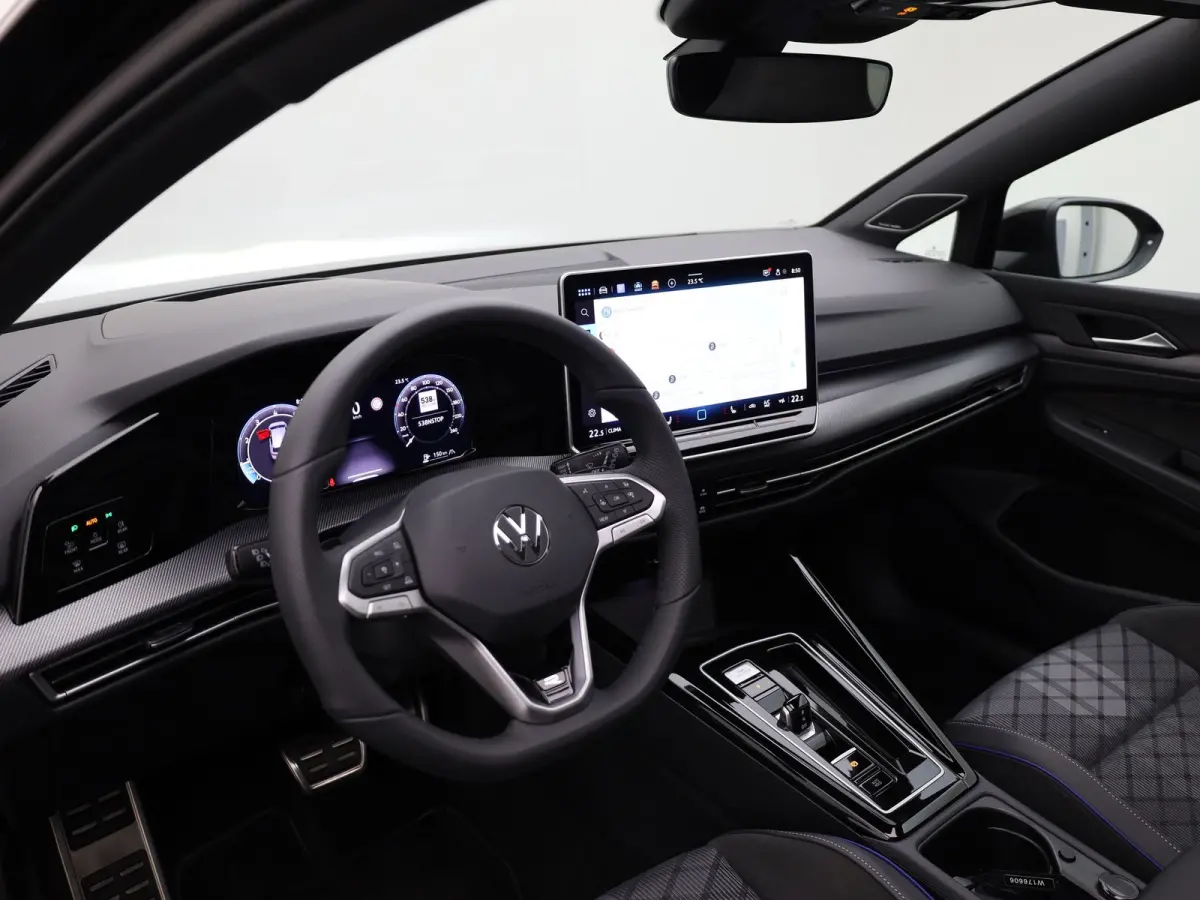 1.5 eTSI R-Line Edition | Pano | Keyless | Trekhaak wegkl. | IQ Light | Head Up | Harman/Kardon | Prijs Rijklaar!!