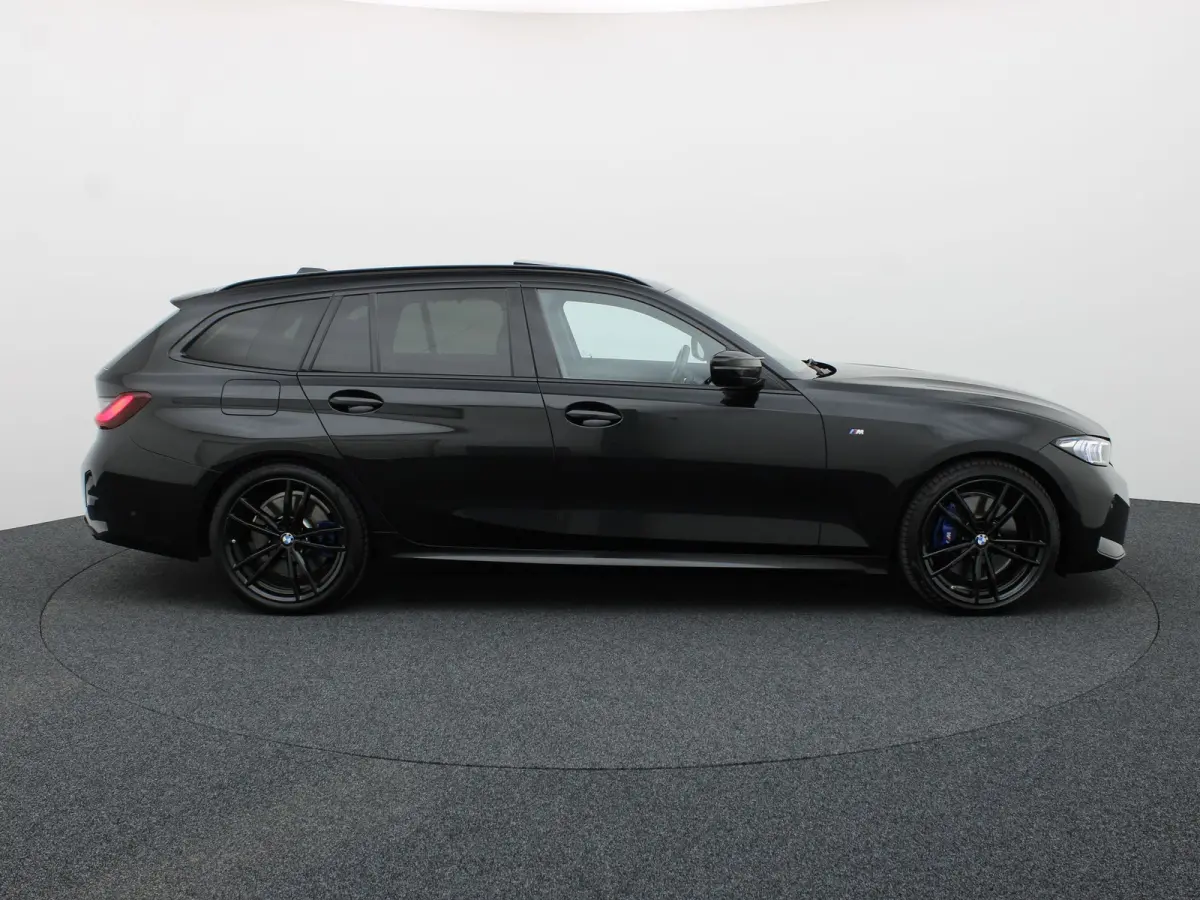 M340i xDrive | Pano | Keyless | Memory | Trekhaak | Laser | Head Up | 19'' | Prijs Rijklaar!!