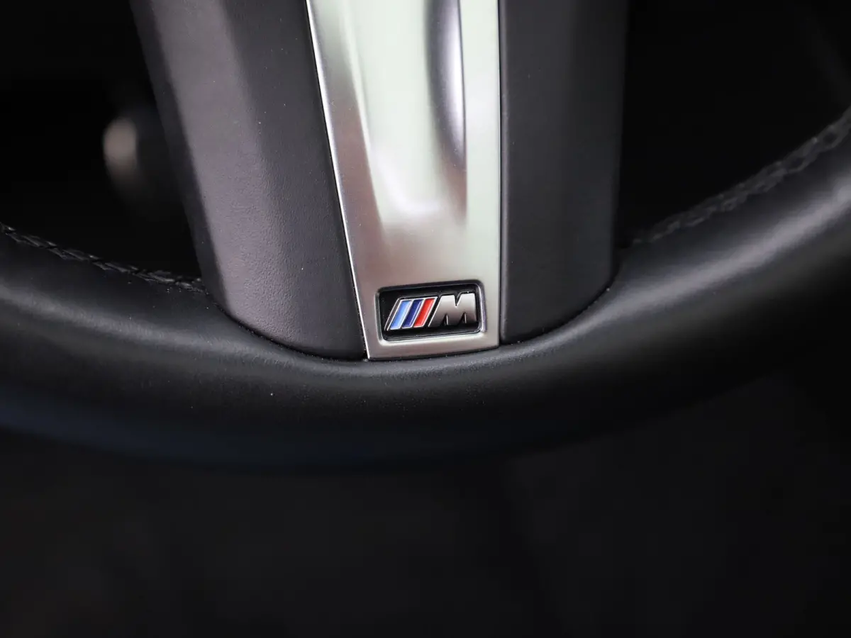 M340i xDrive | Pano | Keyless | Memory | Trekhaak | Laser | Head Up | 19'' | Prijs Rijklaar!!