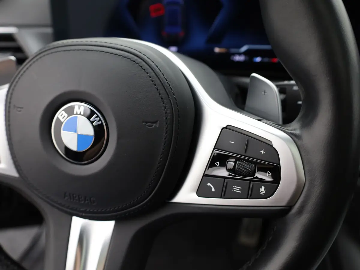M340i xDrive | Pano | Keyless | Memory | Trekhaak | Laser | Head Up | 19'' | Prijs Rijklaar!!