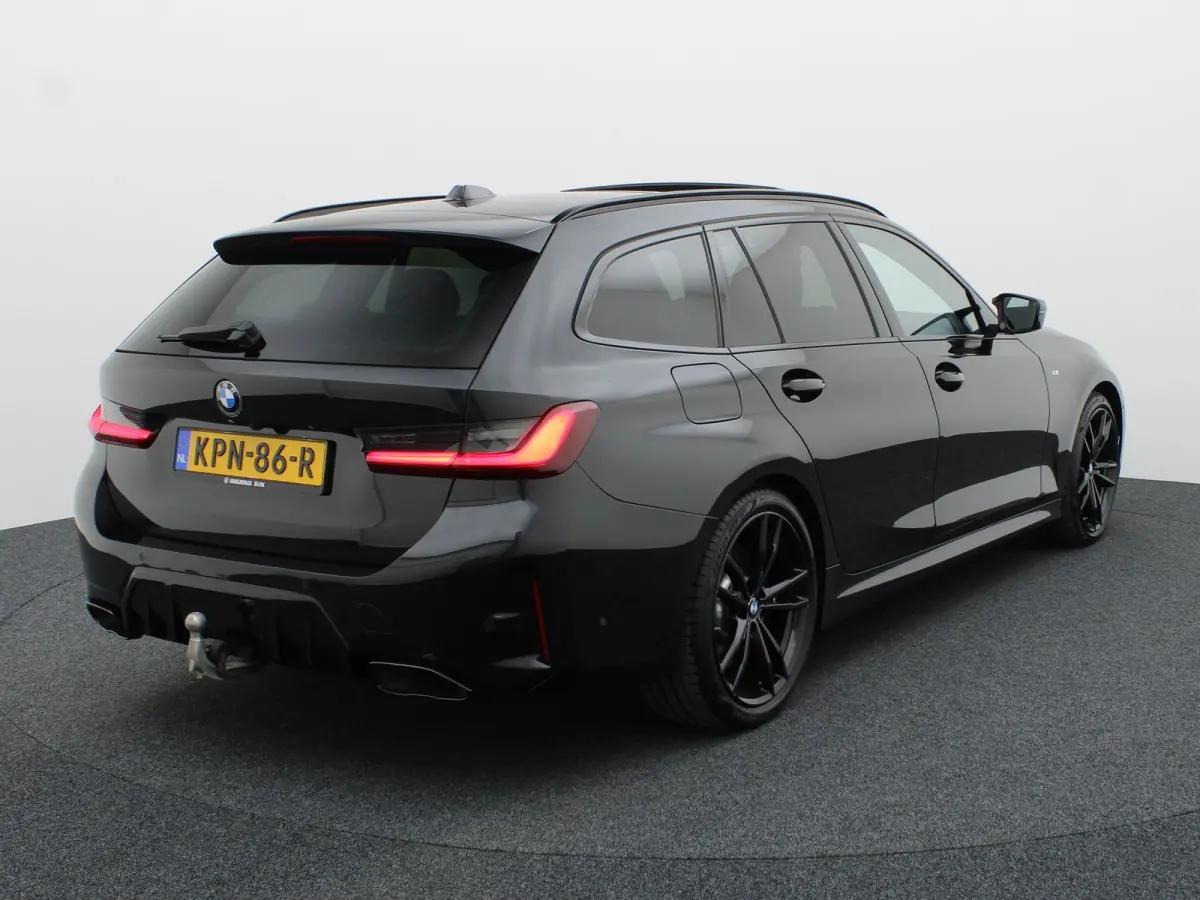 M340i xDrive | Pano | Keyless | Memory | Trekhaak | Laser | Head Up | 19'' | Prijs Rijklaar!!