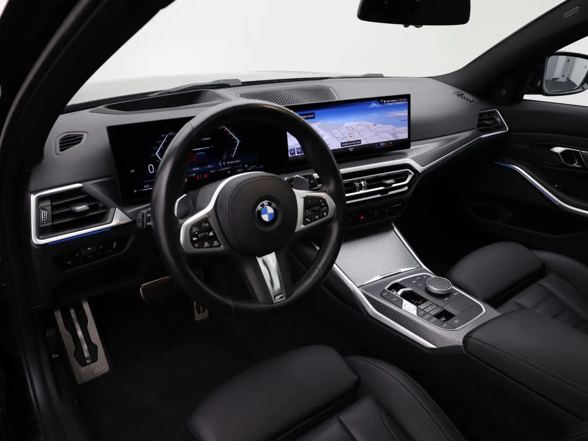 M340i xDrive | Pano | Keyless | Memory | Trekhaak | Laser | Head Up | 19'' | Prijs Rijklaar!!