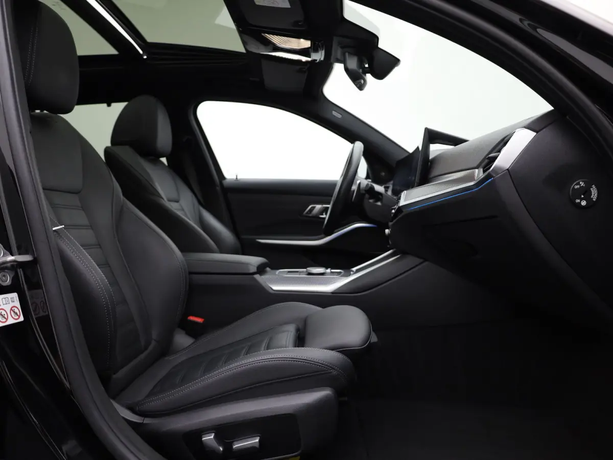 M340i xDrive | Pano | Keyless | Memory | Trekhaak | Laser | Head Up | 19'' | Prijs Rijklaar!!