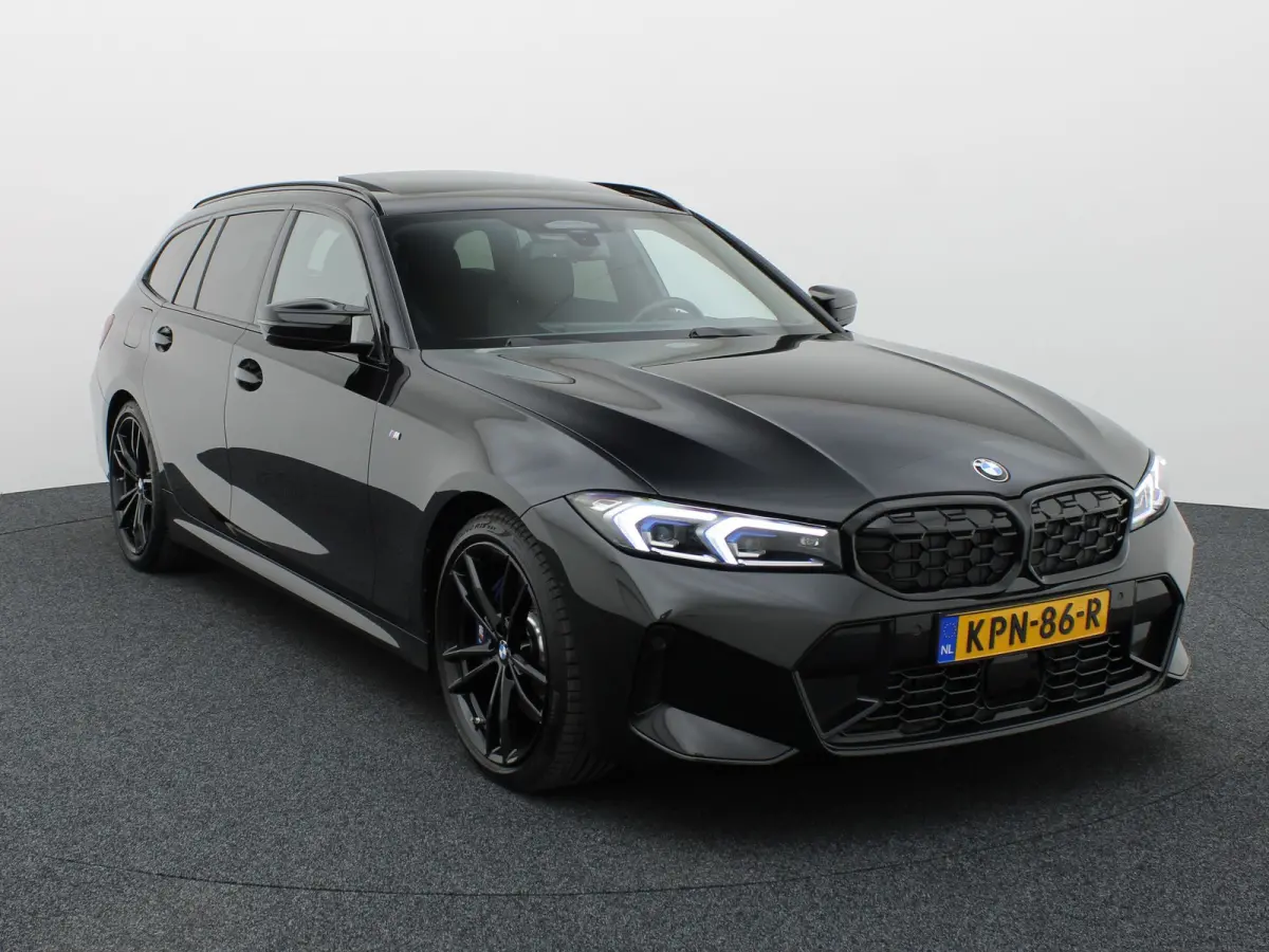 M340i xDrive | Pano | Keyless | Memory | Trekhaak | Laser | Head Up | 19'' | Prijs Rijklaar!!