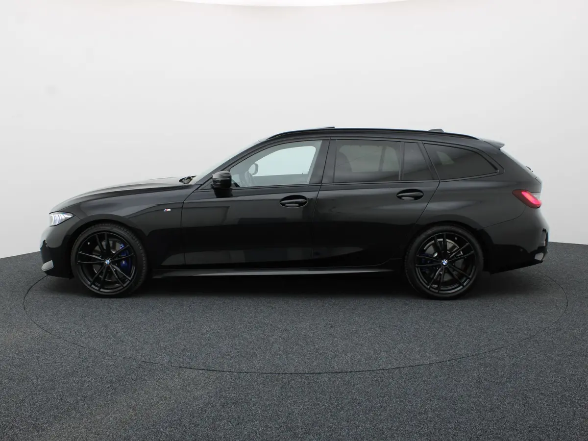 M340i xDrive | Pano | Keyless | Memory | Trekhaak | Laser | Head Up | 19'' | Prijs Rijklaar!!