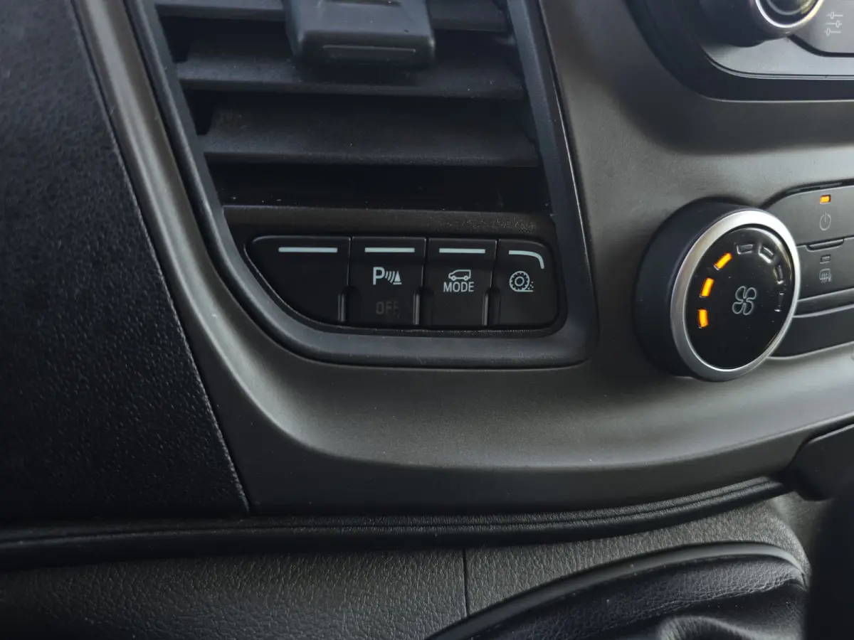 350 2.0 TDCI L4 H3 Trend RWD - 170 Pk - Euro 6 - ParkeerCamera - Airco - Cruise Control