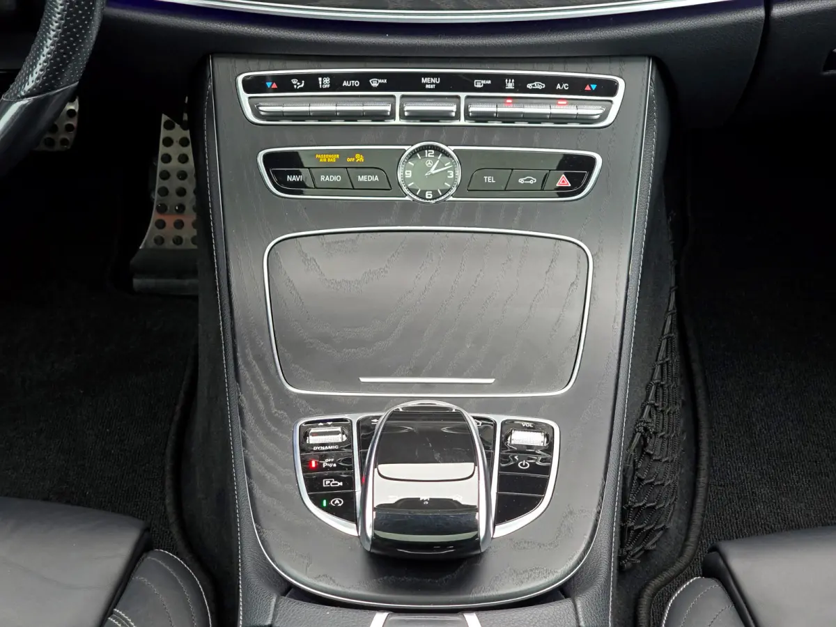 400d 4Matic Premium Plus - 340 Pk - Euro 6 - Lederen bekleding - ParkeerCamera - Schuif/Kanteldak