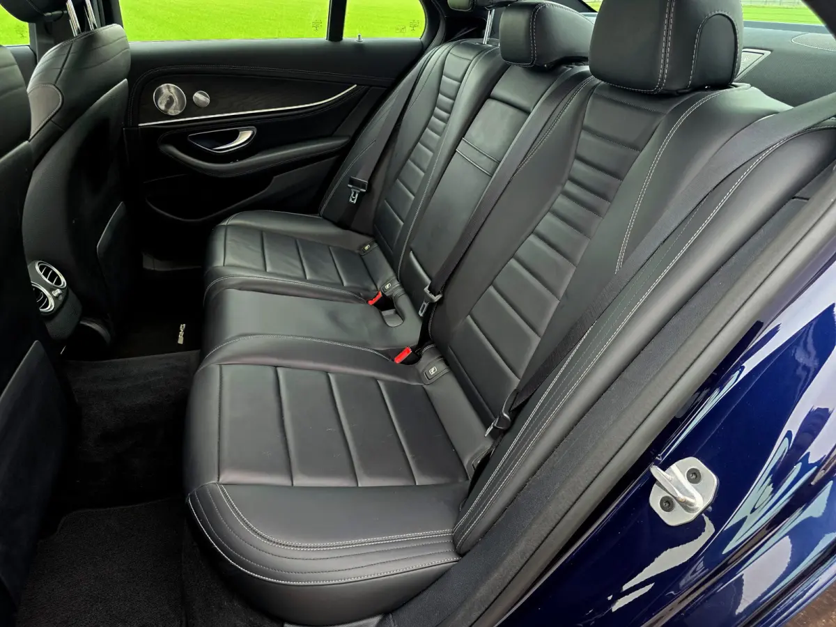 400d 4Matic Premium Plus - 340 Pk - Euro 6 - Lederen bekleding - ParkeerCamera - Schuif/Kanteldak