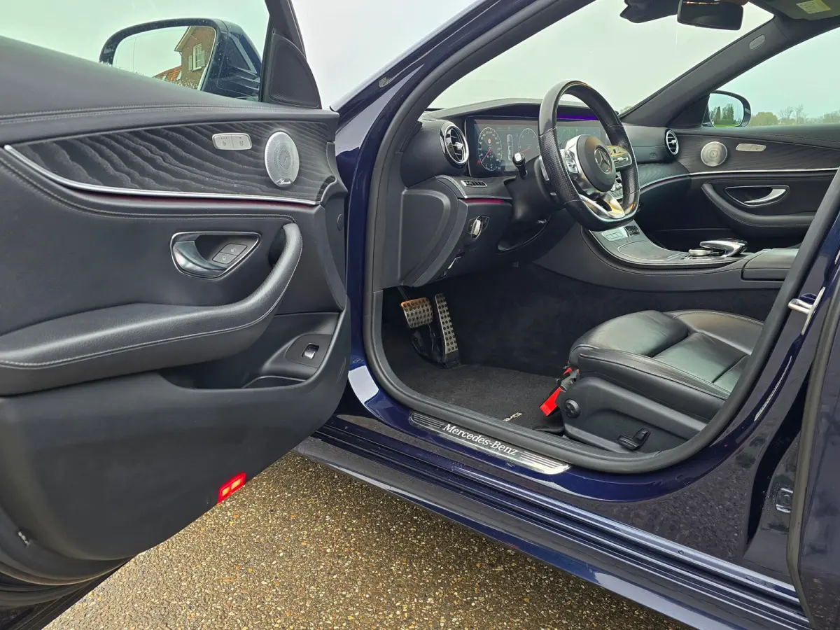400d 4Matic Premium Plus - 340 Pk - Euro 6 - Lederen bekleding - ParkeerCamera - Schuif/Kanteldak
