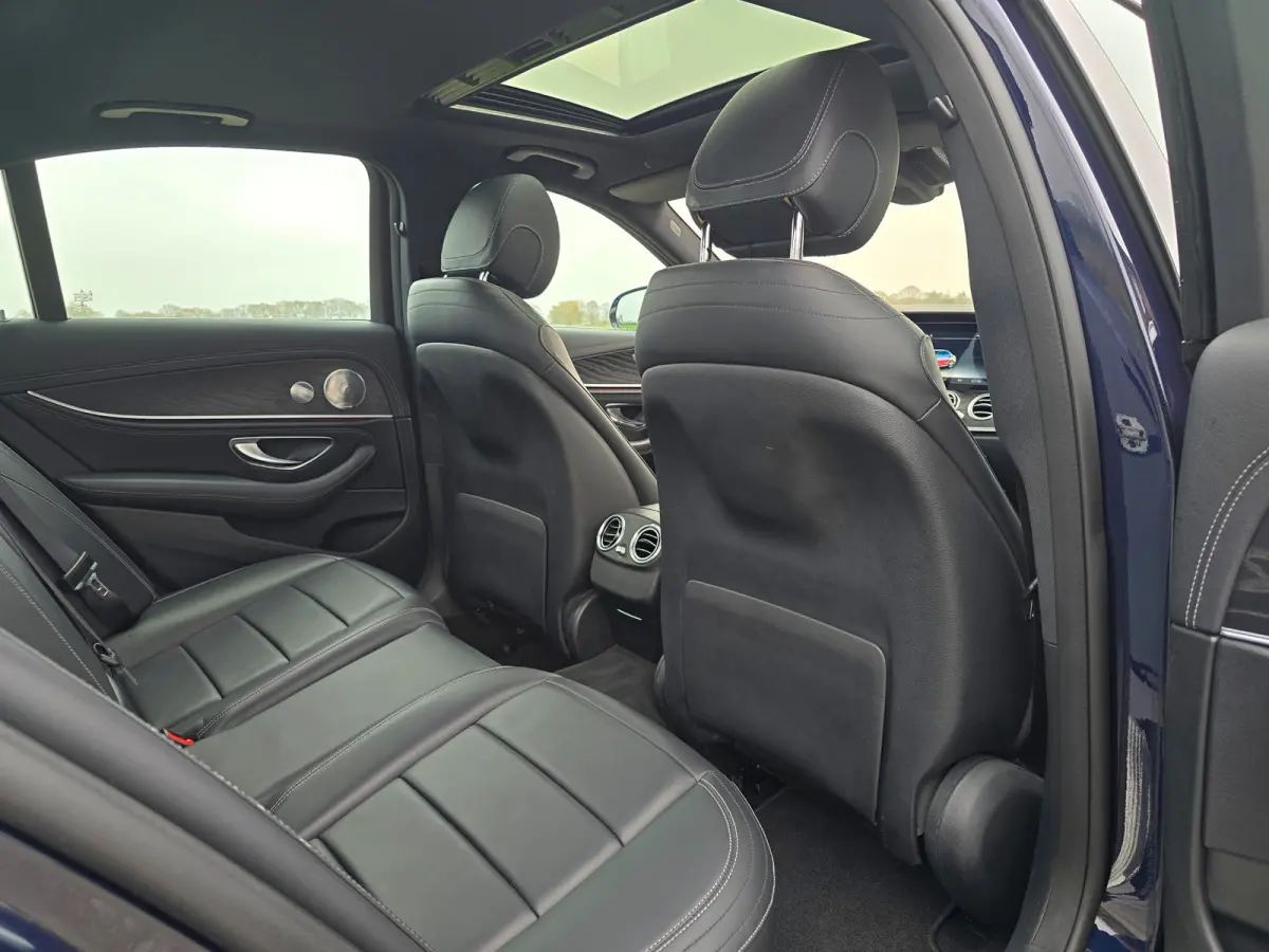 400d 4Matic Premium Plus - 340 Pk - Euro 6 - Lederen bekleding - ParkeerCamera - Schuif/Kanteldak