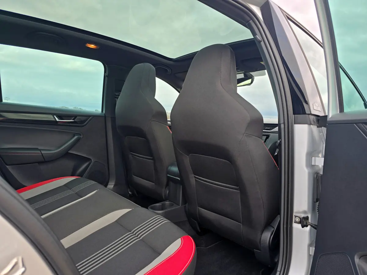 1.0 TSI Greentech Clever - 110 Pk - Euro 6 - AUTOMAAT - Navi - PDC V+A